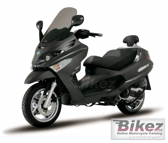 2011 Piaggio XEvo 400 photo